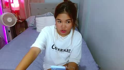 Snapshot of hotlayla_ chatting on 01.06.25 Layla online show from 01.06.25