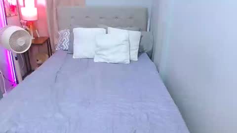 Snapshot of hotlayla_ chatting on 01.07.25 Layla online show from 01.07.25