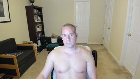 Snapshot of hotmale4u692000 chatting on 05.11.26 hotmale4u692000 online show from 05.11.26