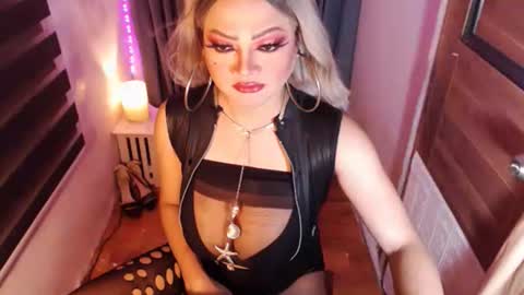 Snapshot of hotmistressmorgana chatting on 05.08.26 morgana online show from 05.08.26