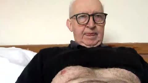 Snapshot of hotmuff99 chatting on 02.15.25 hotmuff99 online show from 02.15.25