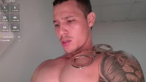 Snapshot of hotmusclebaby chatting on 06.18.26 Max online show from 06.18.26