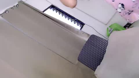 HOT BEATRICE online show from 12.23.25