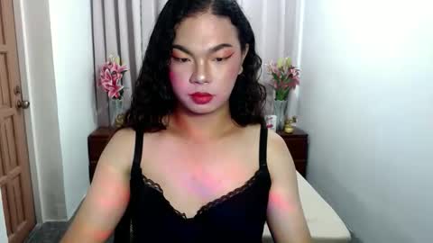 hotsiren101 online show from 12.19.25