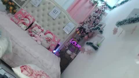 Snapshot of hotsizzling_rica03 chatting on 10.26.25 RHICAH online show from 10.26.25