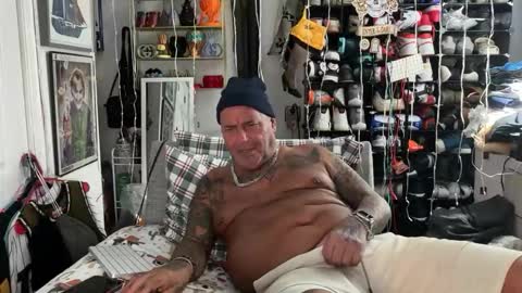 hotstuff775616 online show from 12.20.25