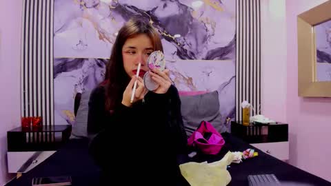 Snapshot of hott_barbie_ chatting on 11.07.25 hott_barbie_ online show from 11.07.25