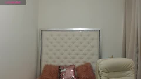 Snapshot of hott_eryka chatting on 12.12.24 Eryka online show from 12.12.24