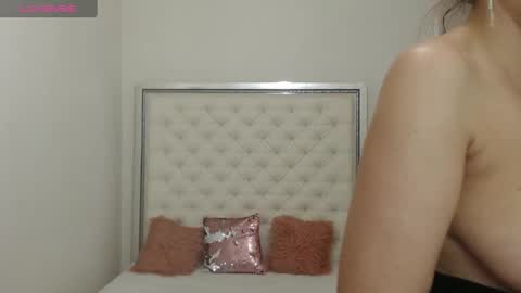 Snapshot of hott_eryka chatting on 02.05.25 Eryka online show from 02.05.25