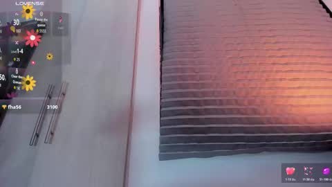 Snapshot of hottbee3645 chatting on 02.18.26 hottbee3645 online show from 02.18.26