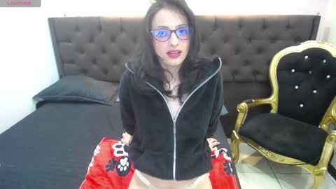 Snapshot of hottcandy21 chatting on 12.10.24 HottCandy21 online show from 12.10.24