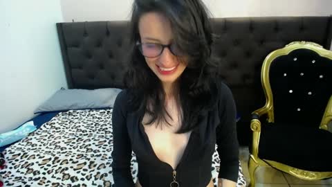 Snapshot of hottcandy21 chatting on 12.27.24 HottCandy21 online show from 12.27.24