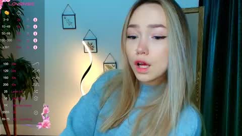 Snapshot of hottease_pvt chatting on 12.04.24 hello Im Eva online show from 12.04.24