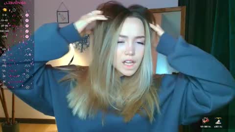 Snapshot of hottease_pvt chatting on 01.03.25 hello Im Eva online show from 01.03.25