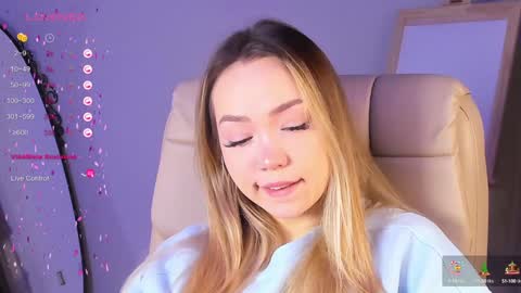 Snapshot of hottease_pvt chatting on 01.14.25 hello Im Eva online show from 01.14.25