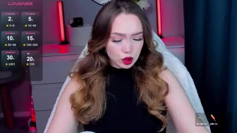 Snapshot of hottease_pvt chatting on 10.07.25 hello Im Eva online show from 10.07.25