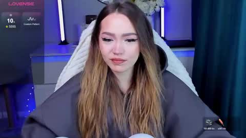 Snapshot of hottease_pvt chatting on 11.10.25 hello Im Eva online show from 11.10.25