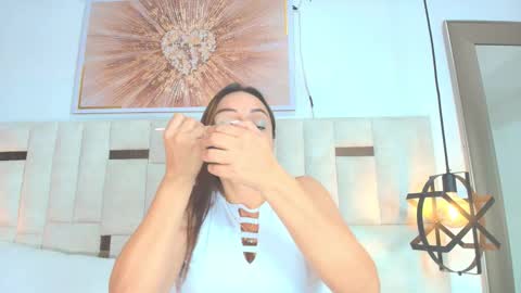 Snapshot of hottest_mature__ chatting on 10.19.25 Natalie  online show from 10.19.25