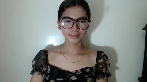 hottestdella69 online show from 10.18.25