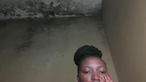 Snapshot of hottie_amor chatting on 05.21.26 AMOR online show from 05.21.26