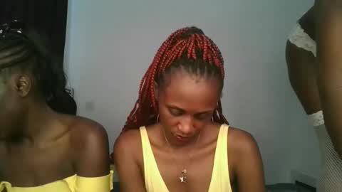 Snapshot of hottie_chyna chatting on 12.16.25 hottie_chyna online show from 12.16.25