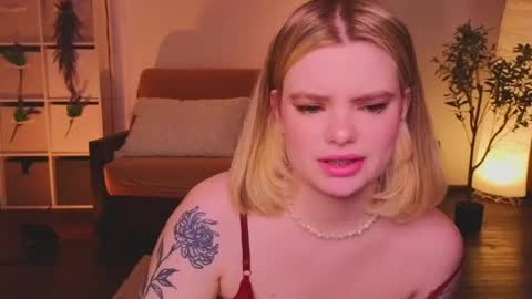 Snapshot of hottie_jane chatting on 04.12.26 Jane online show from 04.12.26