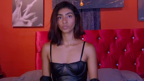 Veronica independent model online show from 04.17.26