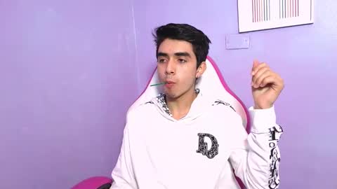 hottiie_guy online show from 12.03.25