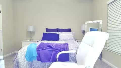 Maggie online show from 11.21.25