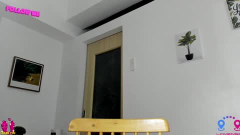 Snapshot of hottycrishinaxx chatting on 12.08.24 crishinahotty online show from 12.08.24