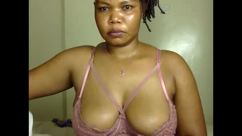 hotysquiter433224 online show from 11.24.25