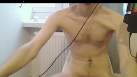 Snapshot of houdenni chatting on 02.06.25 twinkie online show from 02.06.25