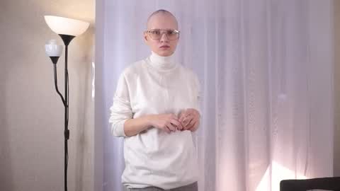 Snapshot of howdy_baldy chatting on 10.27.25 Eva online show from 10.27.25