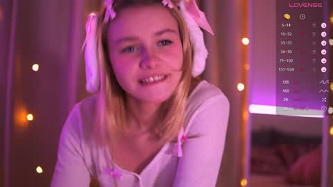 Snapshot of howimeturmum chatting on 12.17.24 ash. see u on sunday online show from 12.17.24