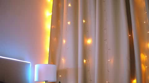 Snapshot of howimeturmum chatting on 12.21.24 ash. see u on sunday online show from 12.21.24