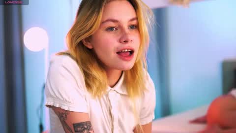 Snapshot of howimeturmum chatting on 02.18.25 ash. see u on sunday online show from 02.18.25