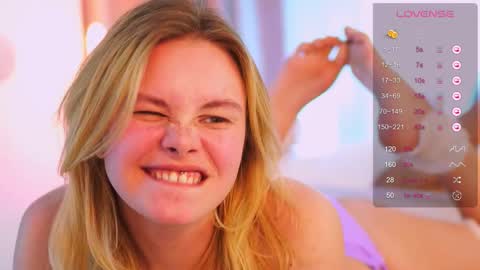 Snapshot of howimeturmum chatting on 02.20.25 ash. see u on sunday online show from 02.20.25