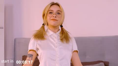 Snapshot of howimeturmum chatting on 09.13.25 ash. see u on sunday online show from 09.13.25