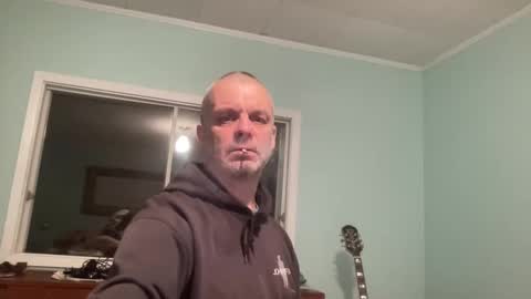 Snapshot of howlingatnothing chatting on 12.25.24 howlingatnothing online show from 12.25.24