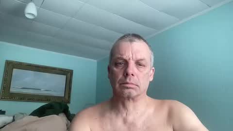 Snapshot of howlingatnothing chatting on 02.09.25 howlingatnothing online show from 02.09.25