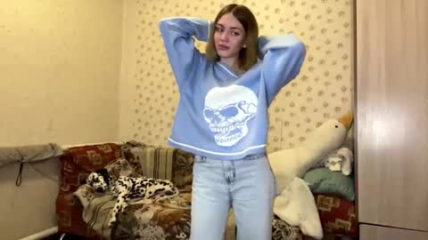 hsiuscherich online show from 11.29.25