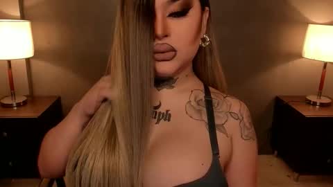 Snapshot of hubadera chatting on 10.26.25 hubadera online show from 10.26.25