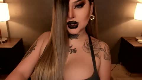 Snapshot of hubadera chatting on 10.27.25 hubadera online show from 10.27.25