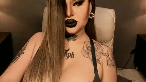 Snapshot of hubadera chatting on 11.29.25 hubadera online show from 11.29.25