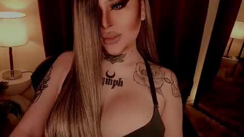 Snapshot of hubadera chatting on 03.22.26 hubadera online show from 03.22.26