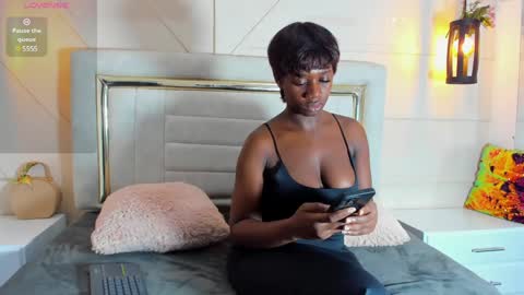 Snapshot of huddah_cam chatting on 12.27.24 huddah online show from 12.27.24