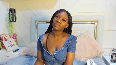 Snapshot of huddah_cam chatting on 01.13.25 huddah online show from 01.13.25