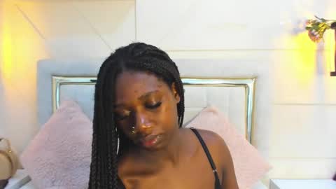 Snapshot of huddah_cam chatting on 02.15.25 huddah online show from 02.15.25