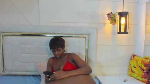 Snapshot of huddah_cam chatting on 03.08.25 huddah online show from 03.08.25