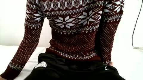 Snapshot of hug_me chatting on 02.24.25 Keanu online show from 02.24.25